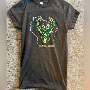 Milwaukee Bucks Sparkly Logo Tee XS NWOT